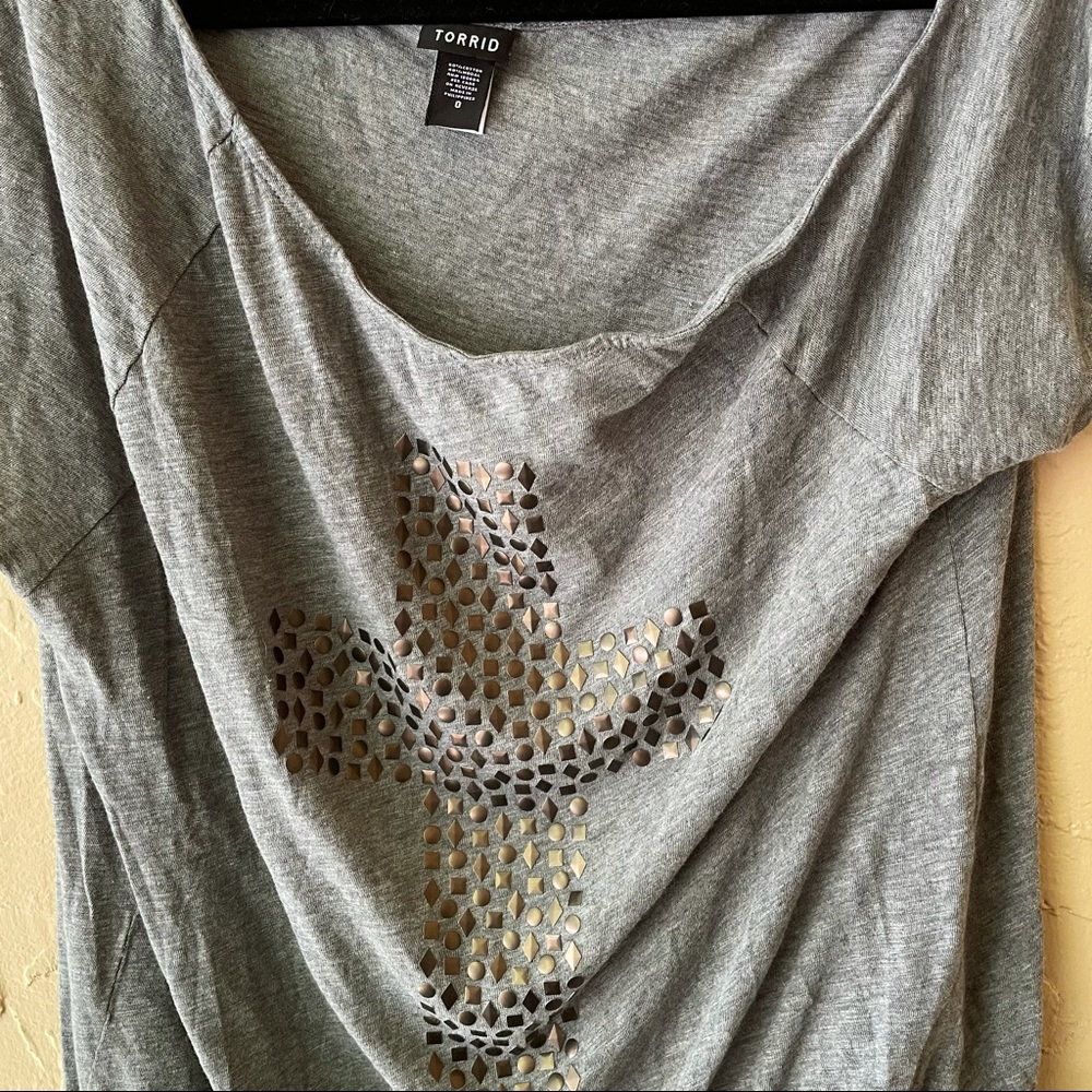 Torrid Size 0 Faux studded off shoulder t shirt - Picture 2 of 9